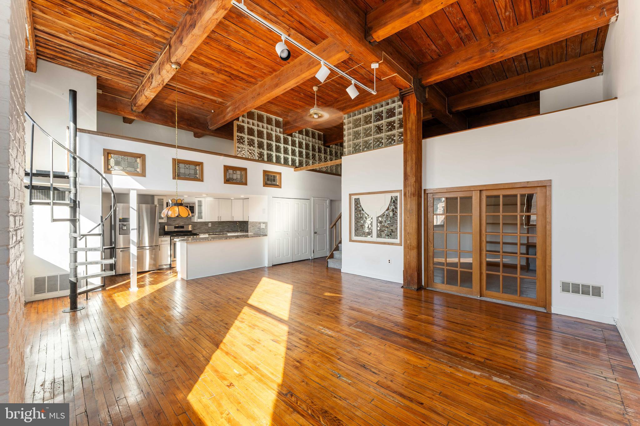 700 S 10TH STREET 2F