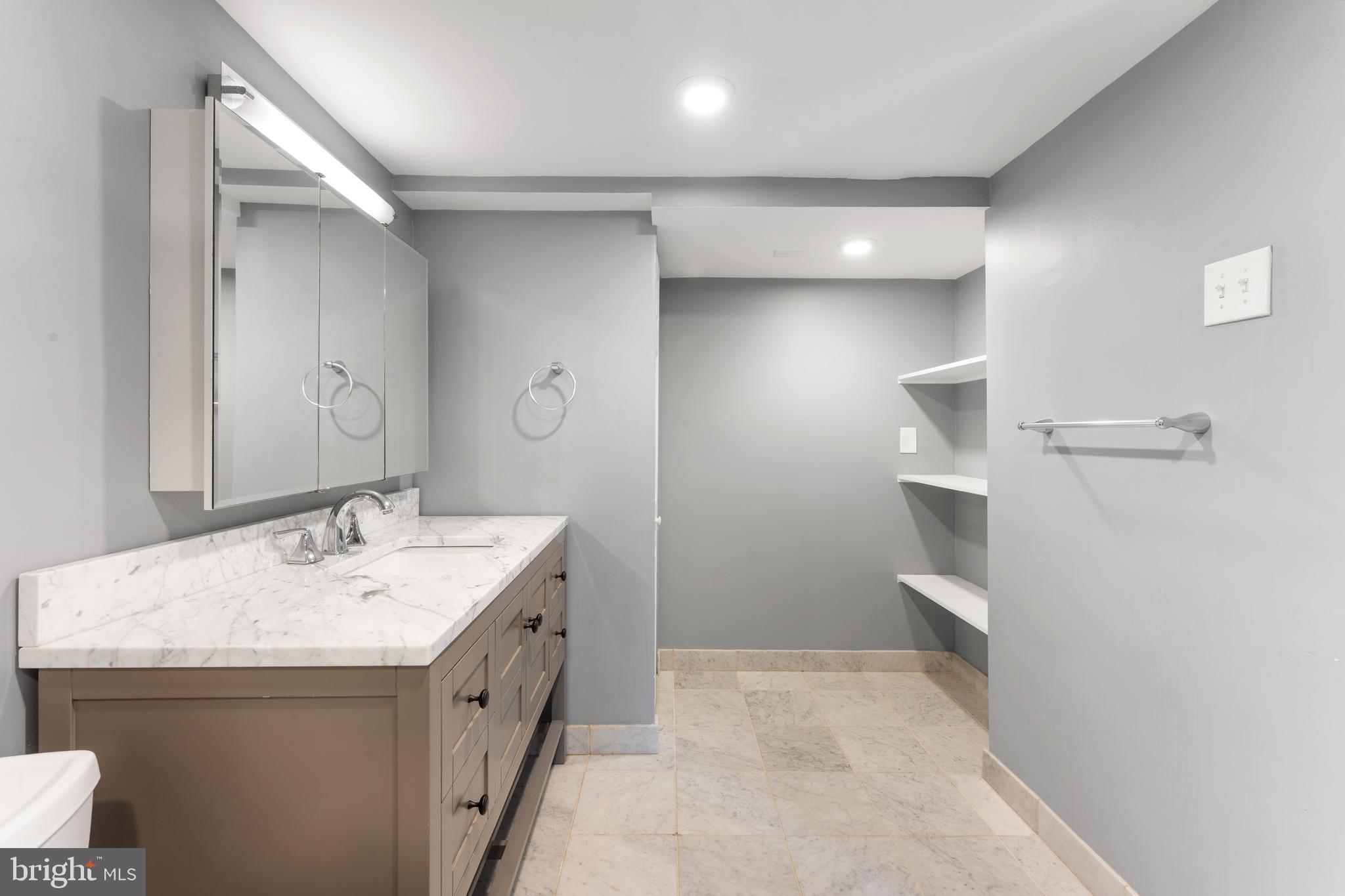 700 S 10TH STREET 2F