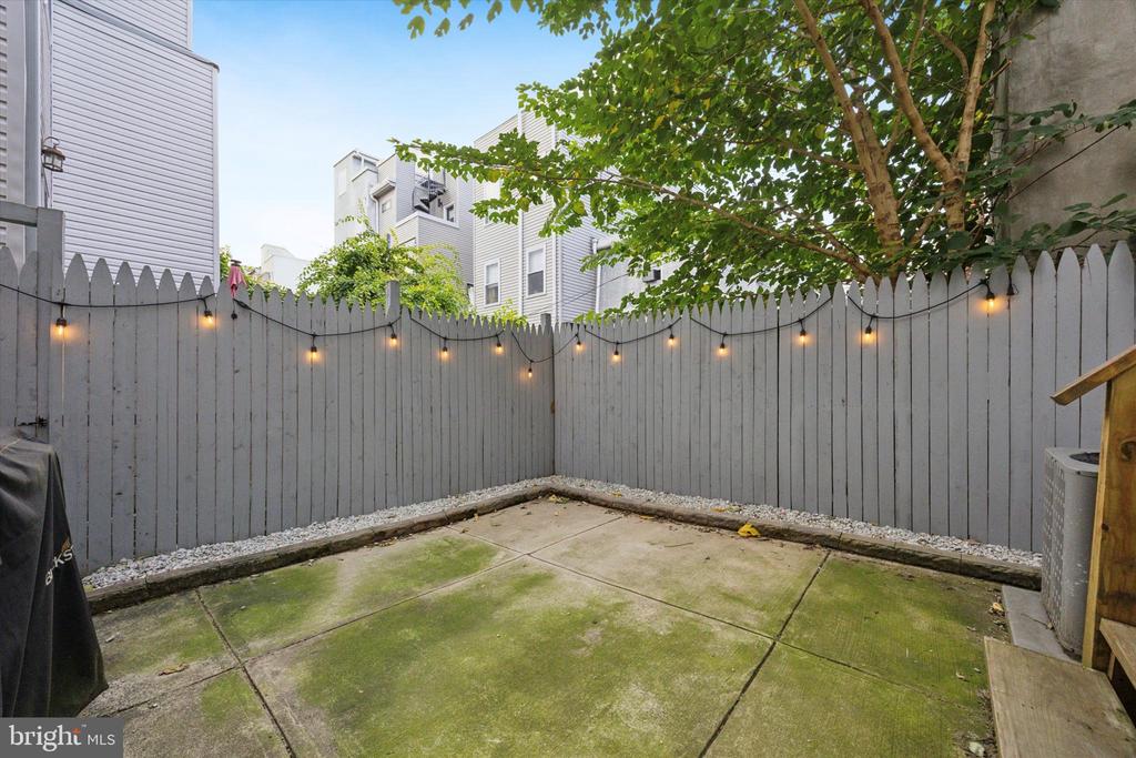 1422 S 18TH STREET