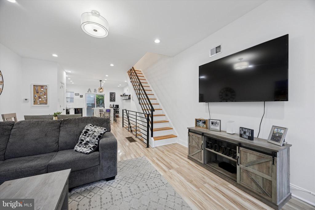 1422 S 18TH STREET