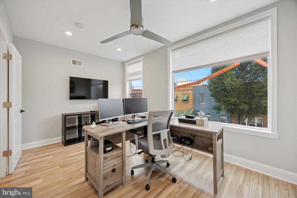 1422 S 18TH STREET