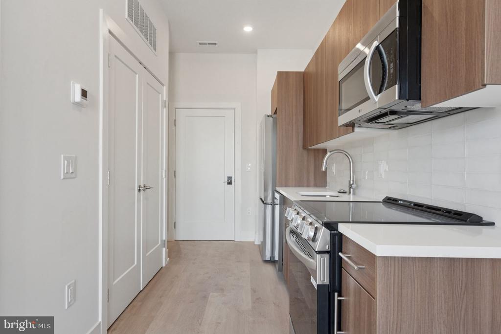 130 W GIRARD AVENUE 0B-310