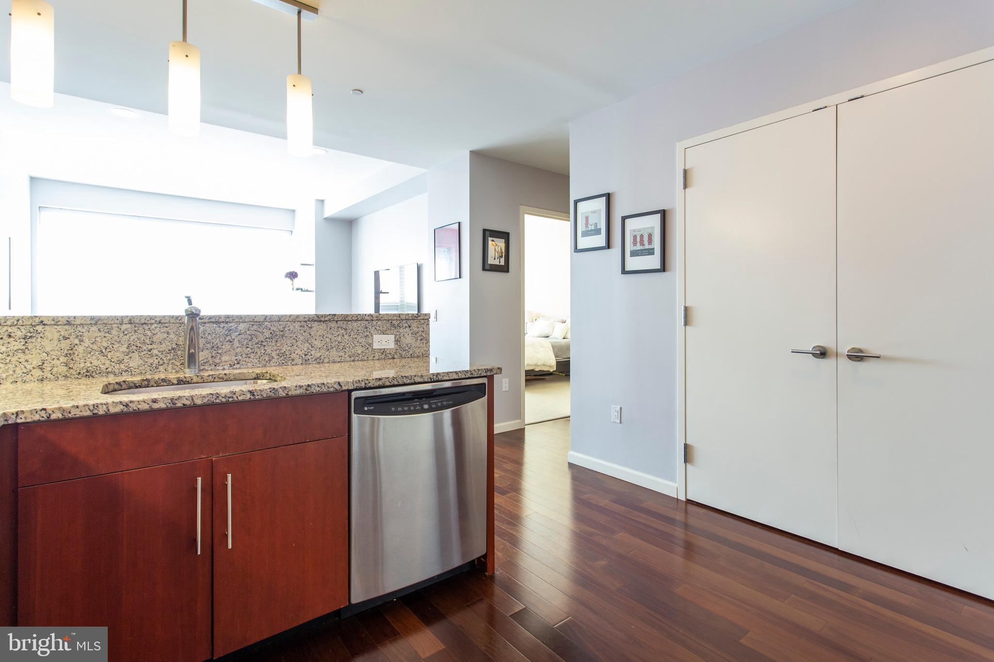 1425 LOCUST STREET 15E