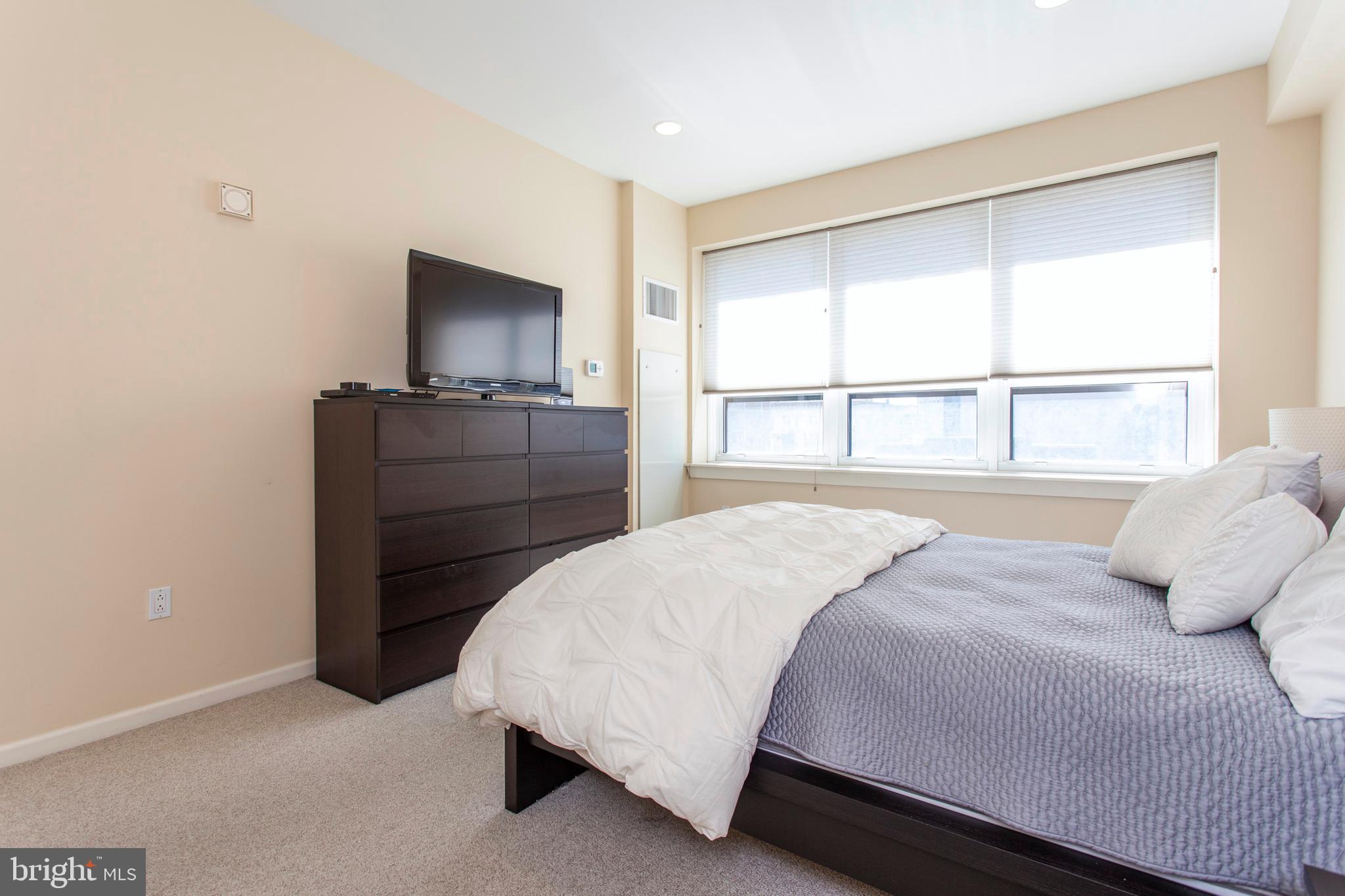 1425 LOCUST STREET 15E