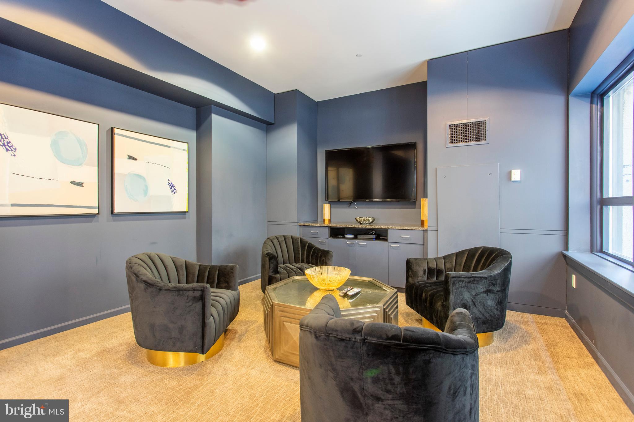 1425 LOCUST STREET 15E