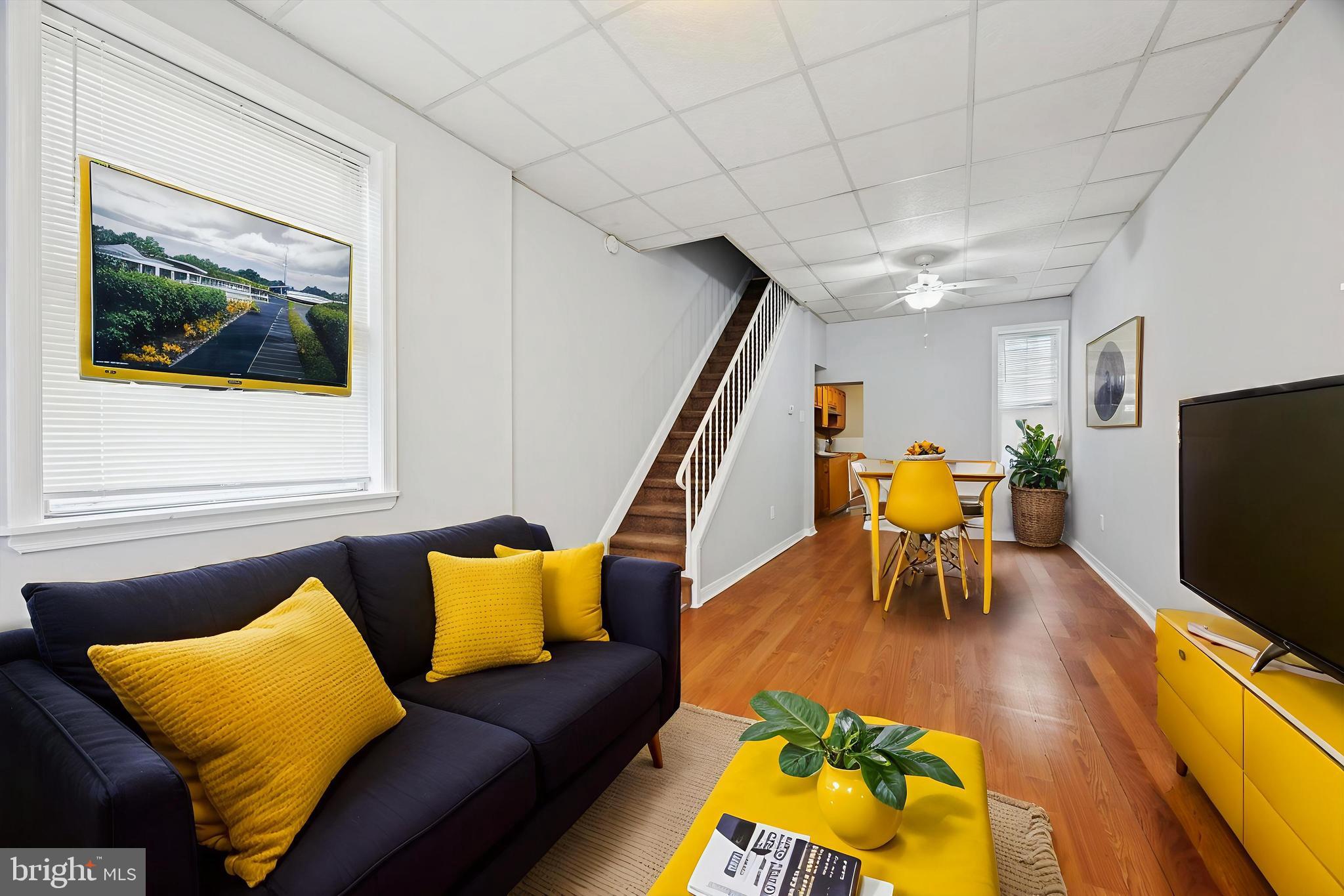 2575 E HUNTINGDON STREET