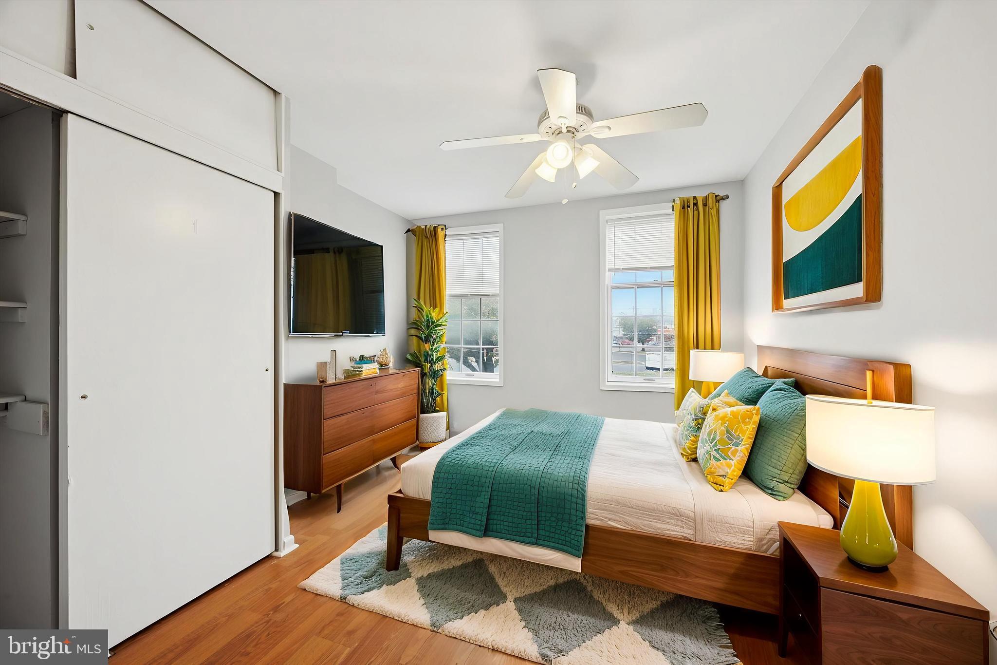 2575 E HUNTINGDON STREET