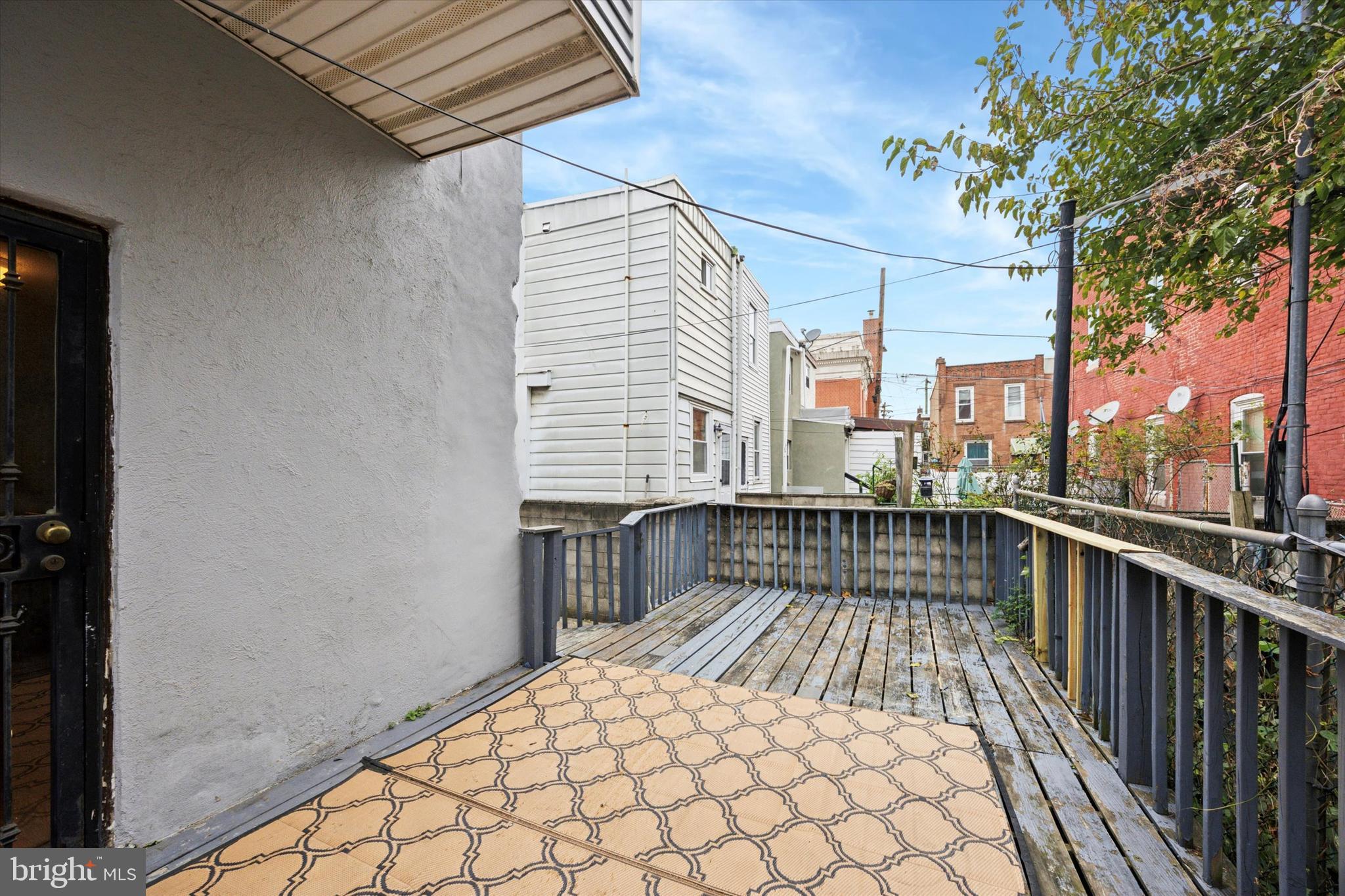 2575 E HUNTINGDON STREET