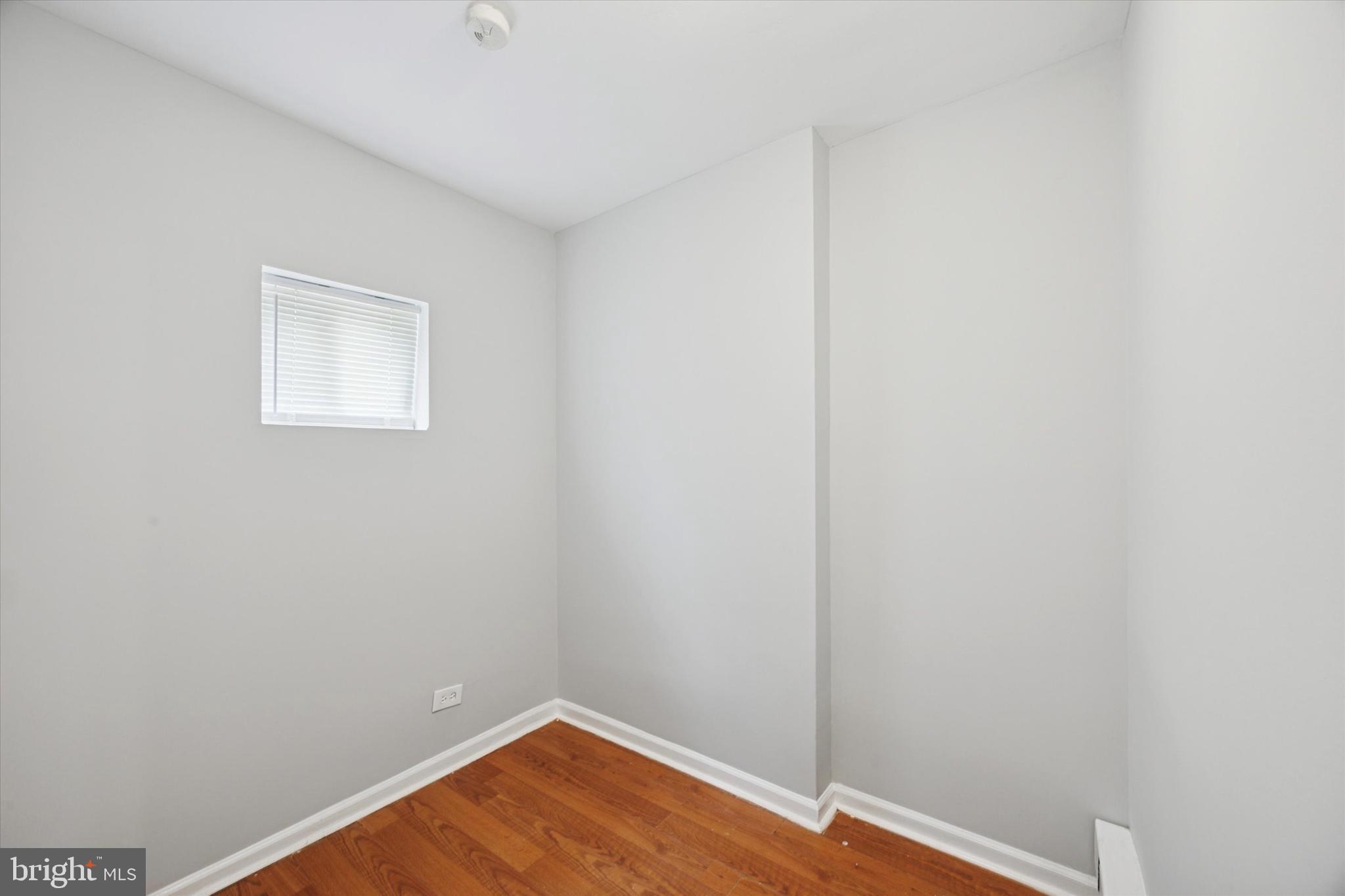 2575 E HUNTINGDON STREET