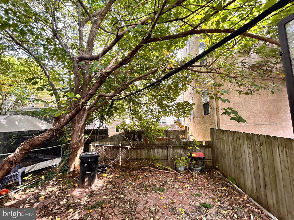 411 N PRESTON STREET