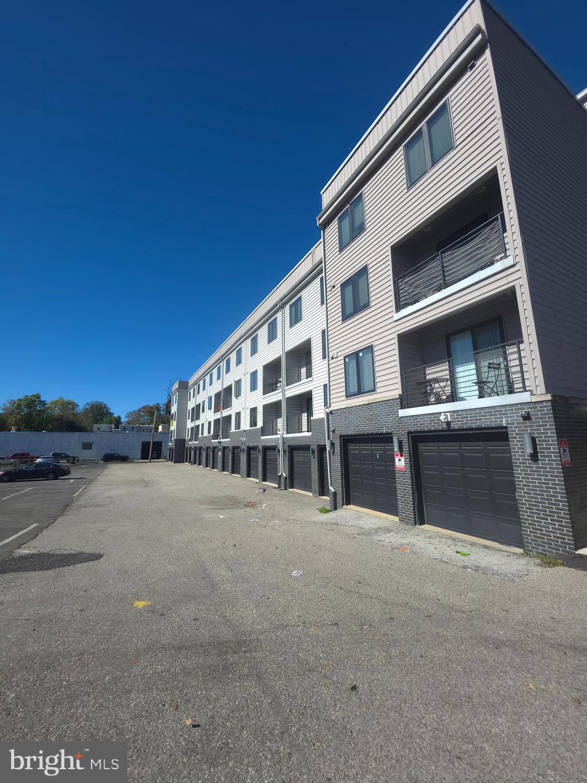 3404 W COMMISSIONER STREET 1