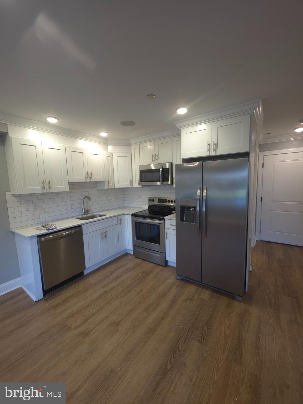 3404 W COMMISSIONER STREET 1