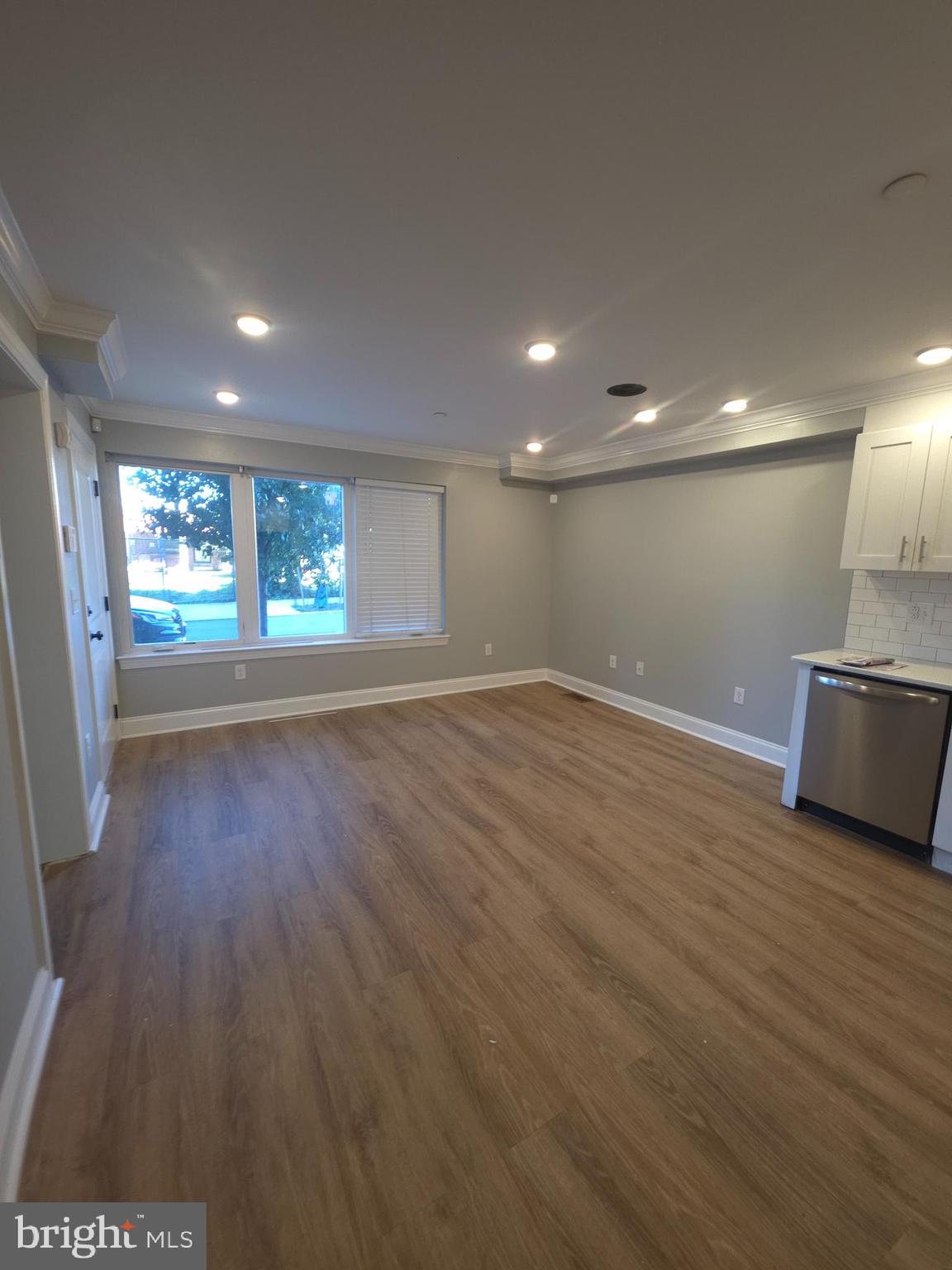 3404 W COMMISSIONER STREET 1