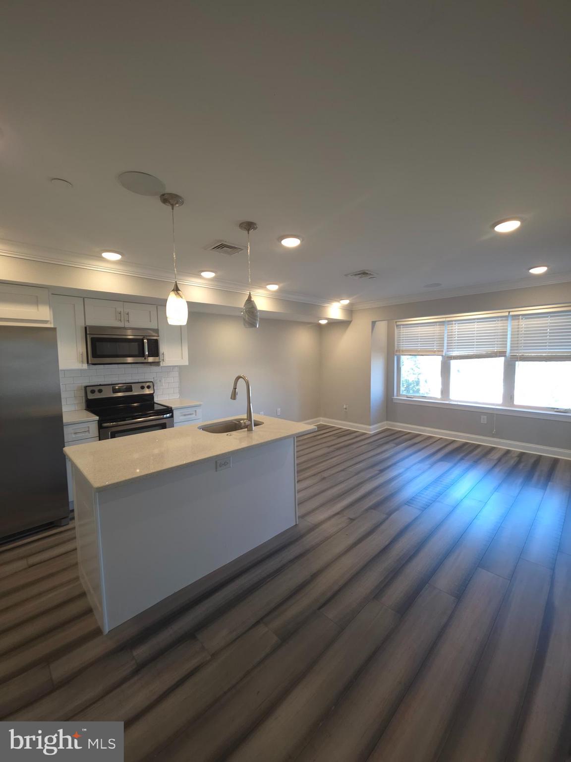 3406 W COMMISSIONER STREET 3