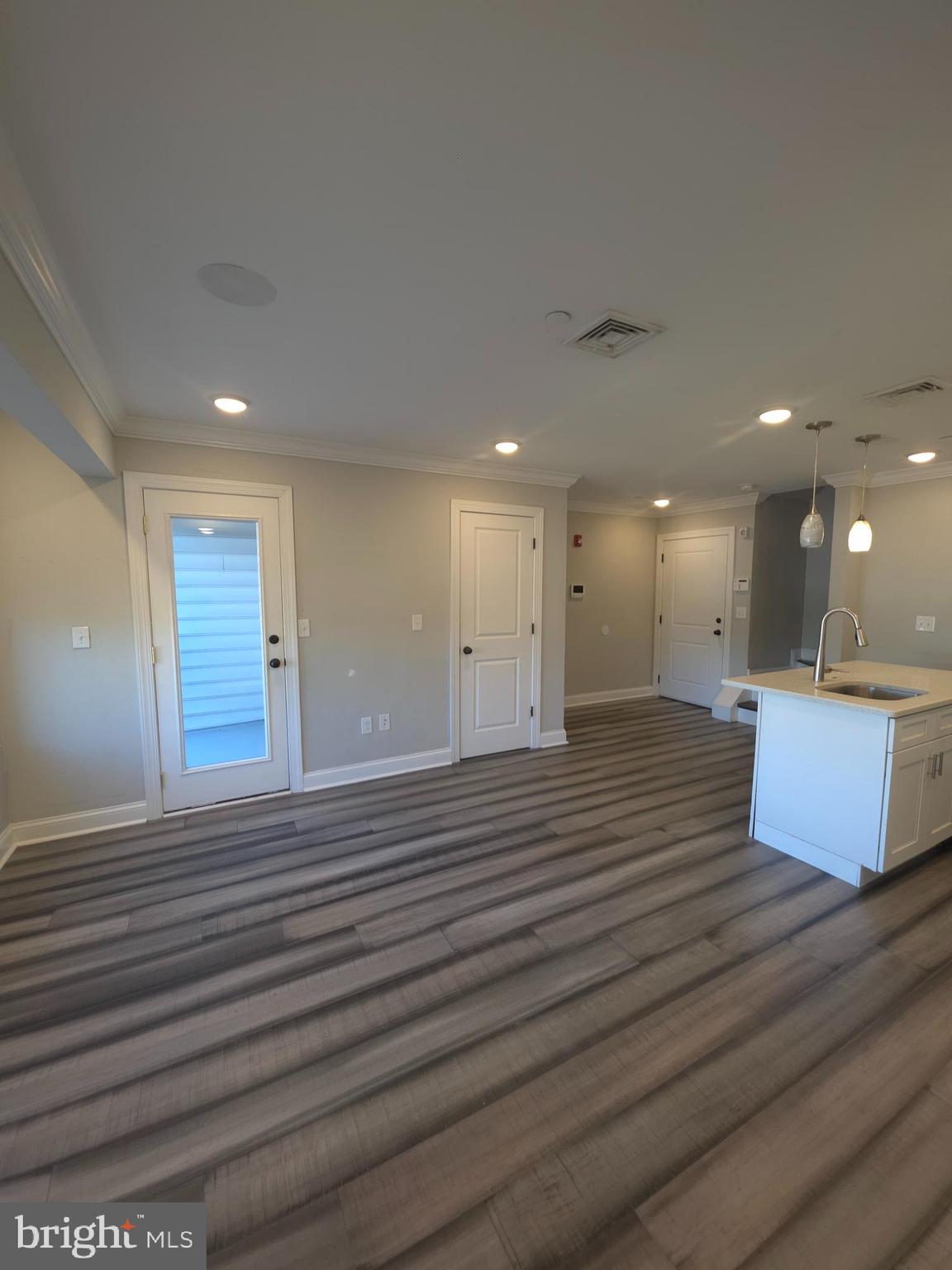 3406 W COMMISSIONER STREET 3