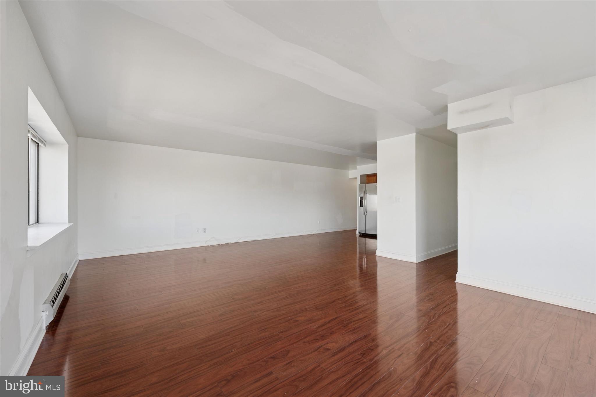 200 LOMBARD STREET 10 607