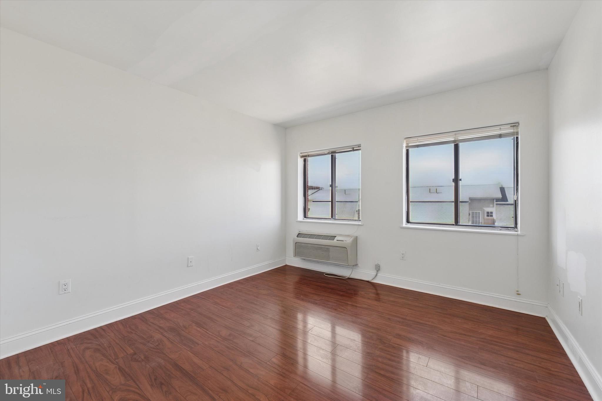 200 LOMBARD STREET 10 607