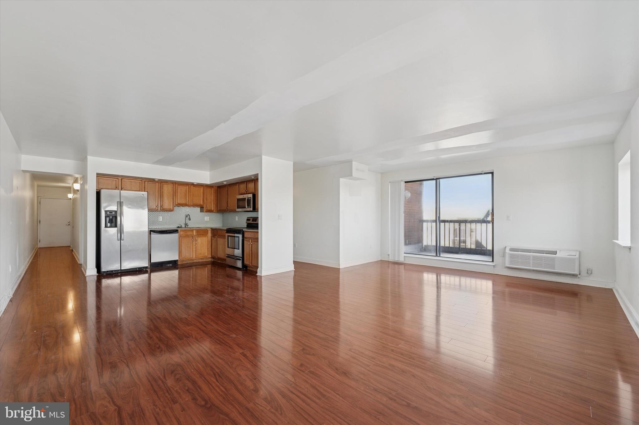 200 LOMBARD STREET 10 607