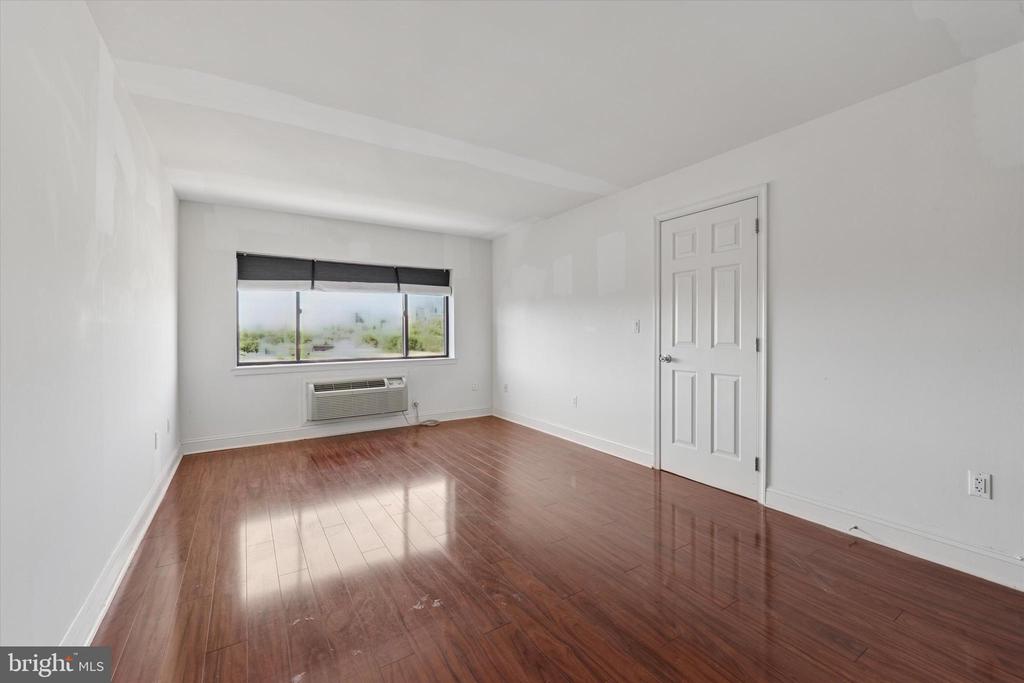 200 LOMBARD STREET 10 804