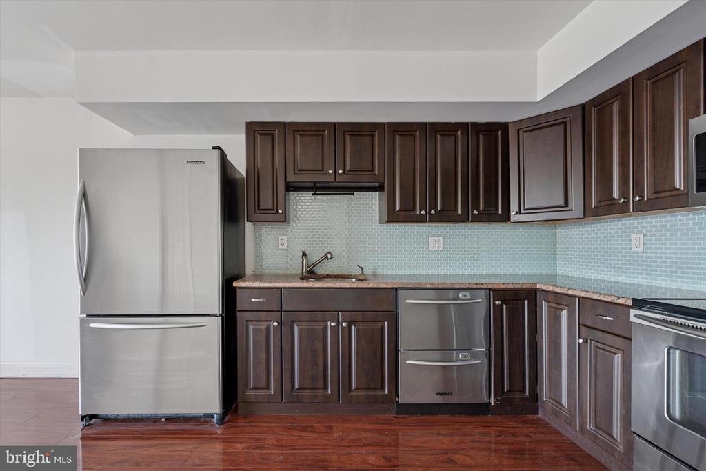 200 LOMBARD STREET 10 804