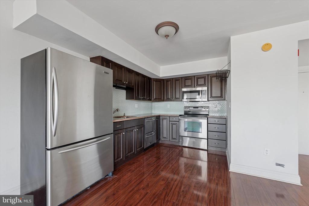 200 LOMBARD STREET 10 804
