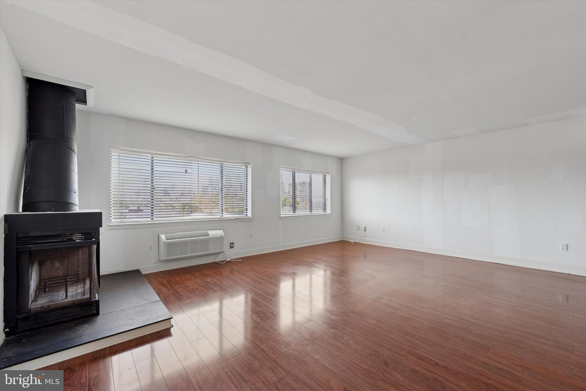 200 LOMBARD STREET 10 804