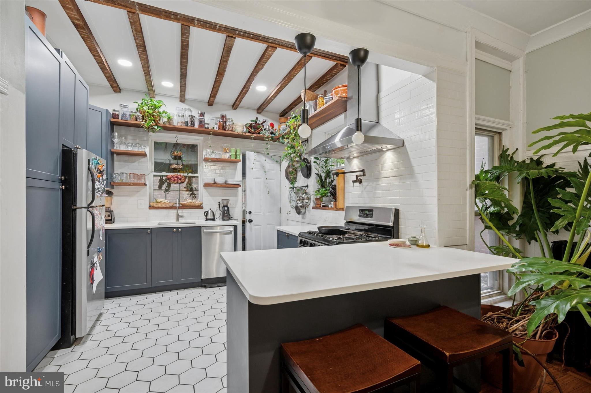 4129 SPRING GARDEN STREET