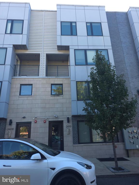 3410 W COMMISSIONER STREET 4