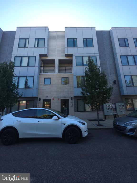 3410 W COMMISSIONER STREET 4