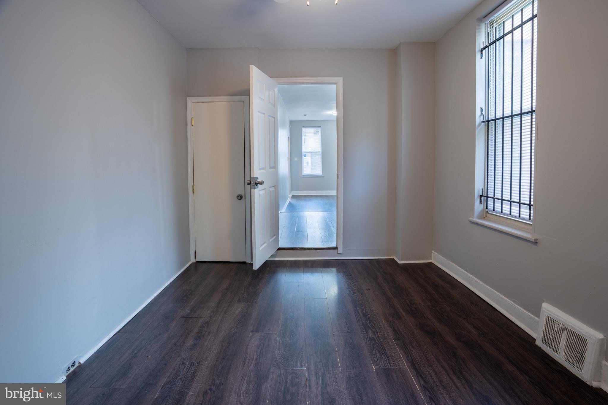 3617 N SYDENHAM STREET