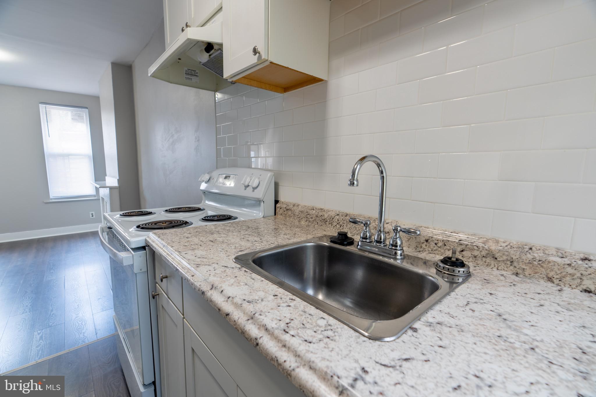 3617 N SYDENHAM STREET