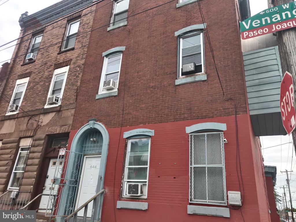 644 W VENANGO STREET 2R