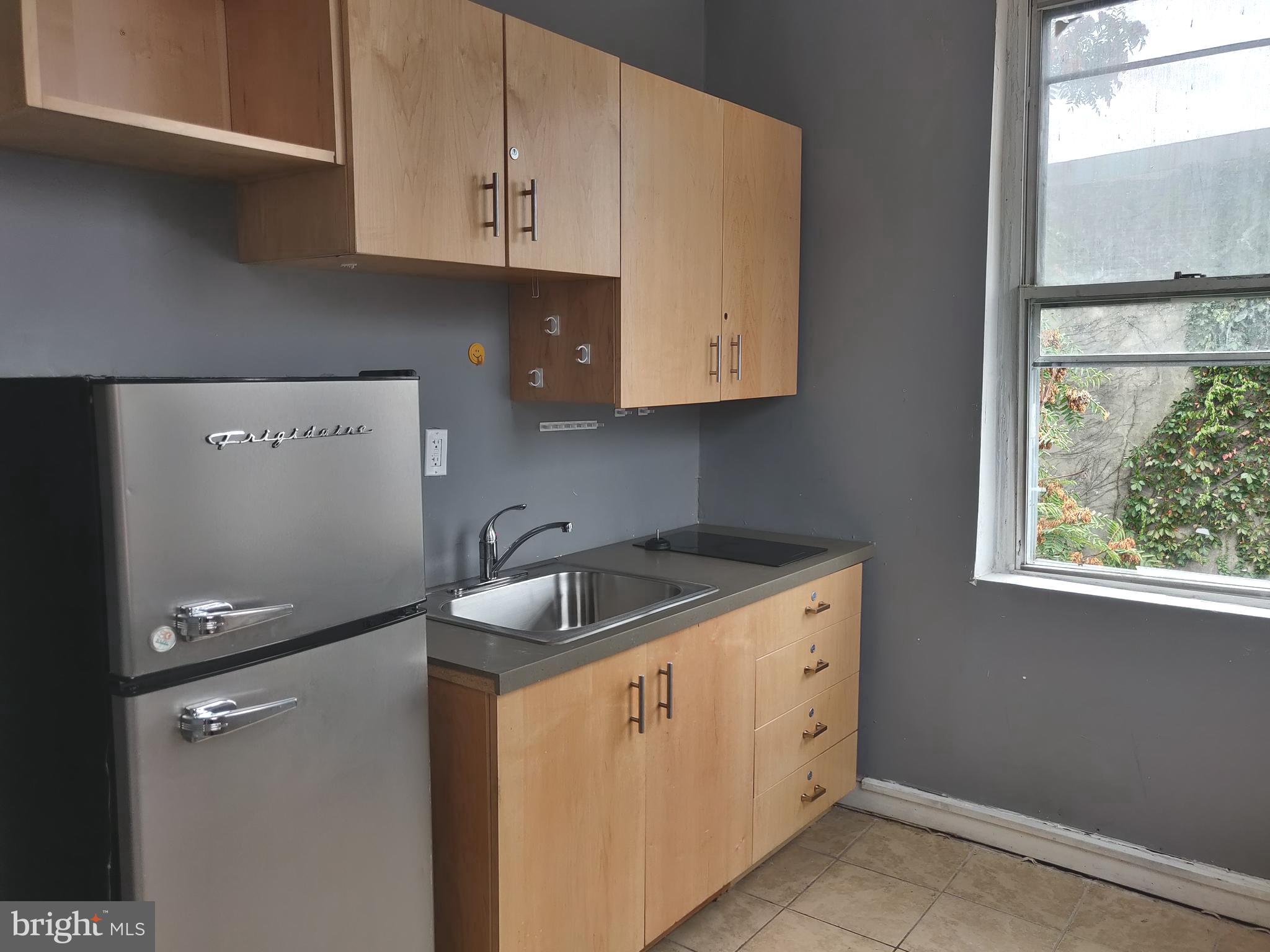 644 W VENANGO STREET 2R