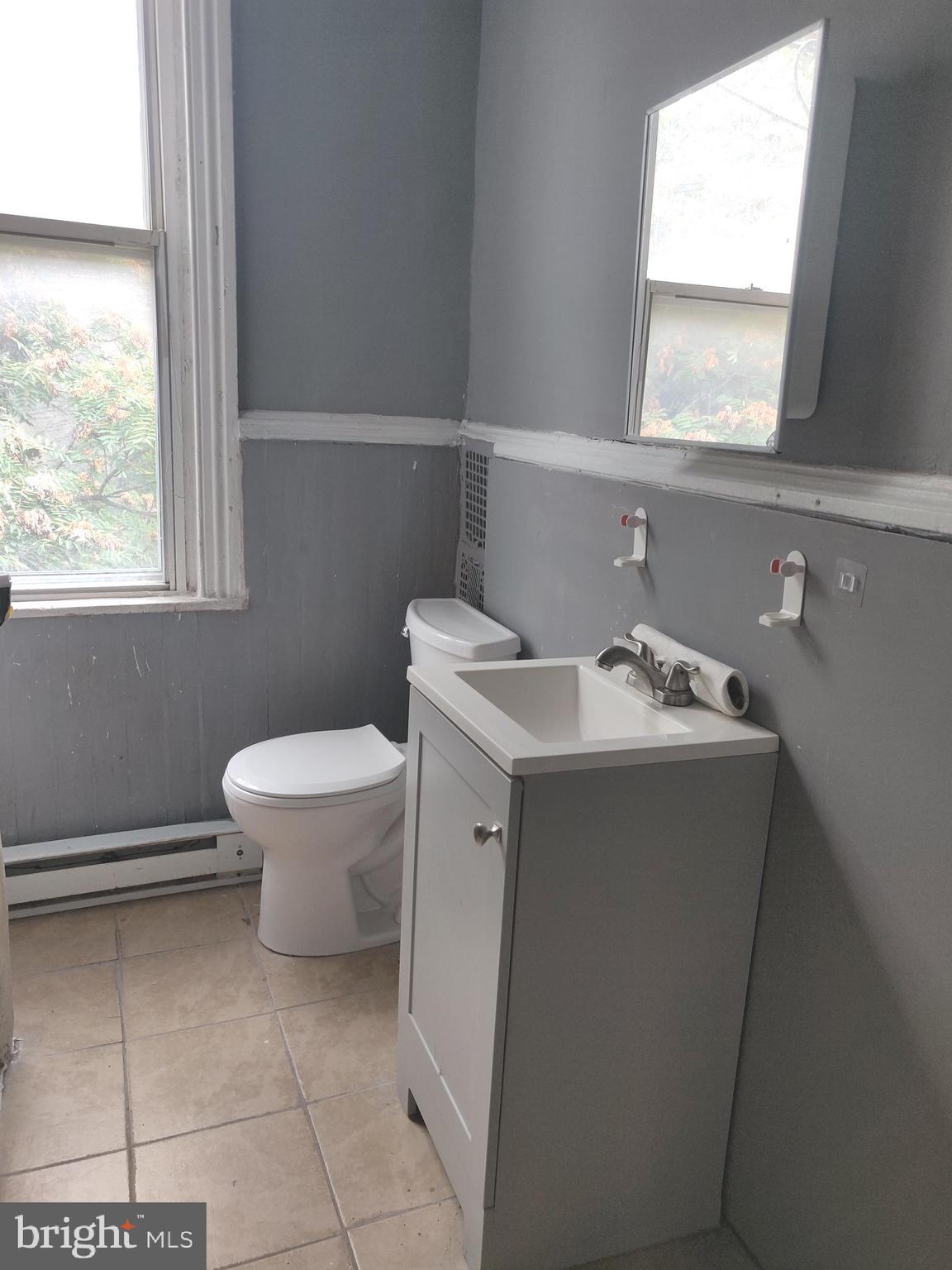 644 W VENANGO STREET 2R