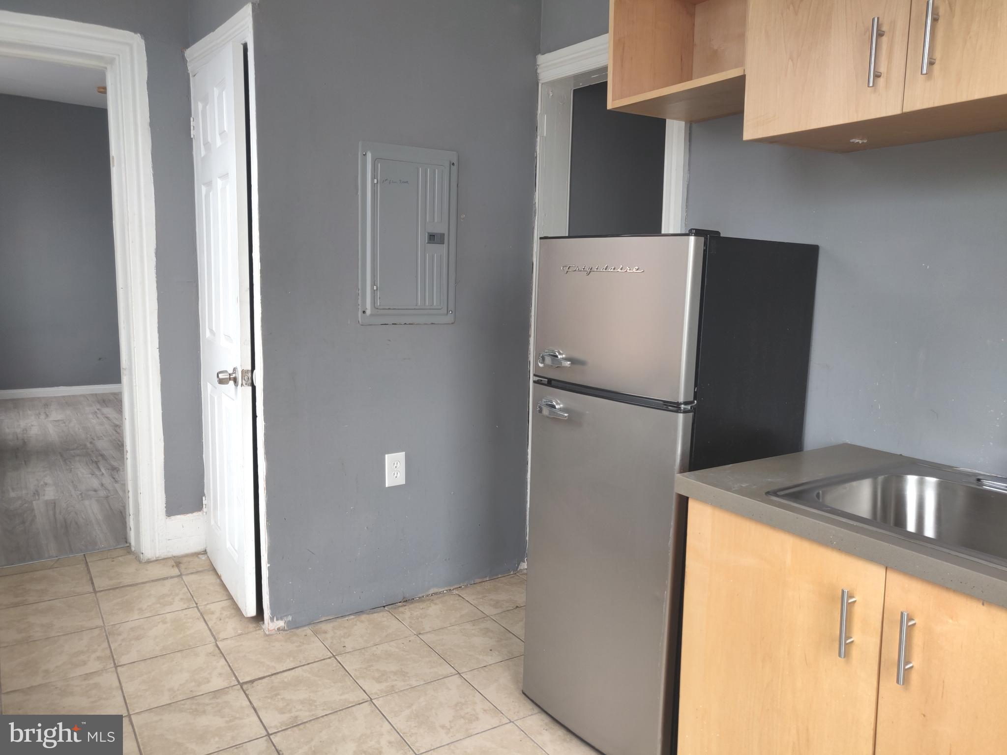 644 W VENANGO STREET 2R