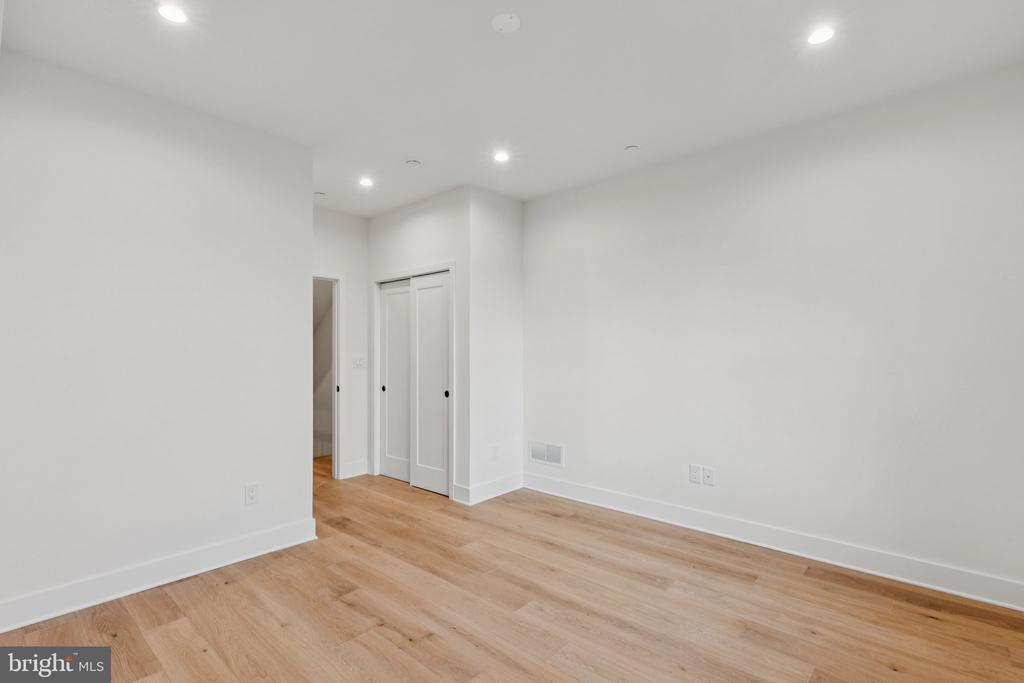 2016 MORRIS STREET