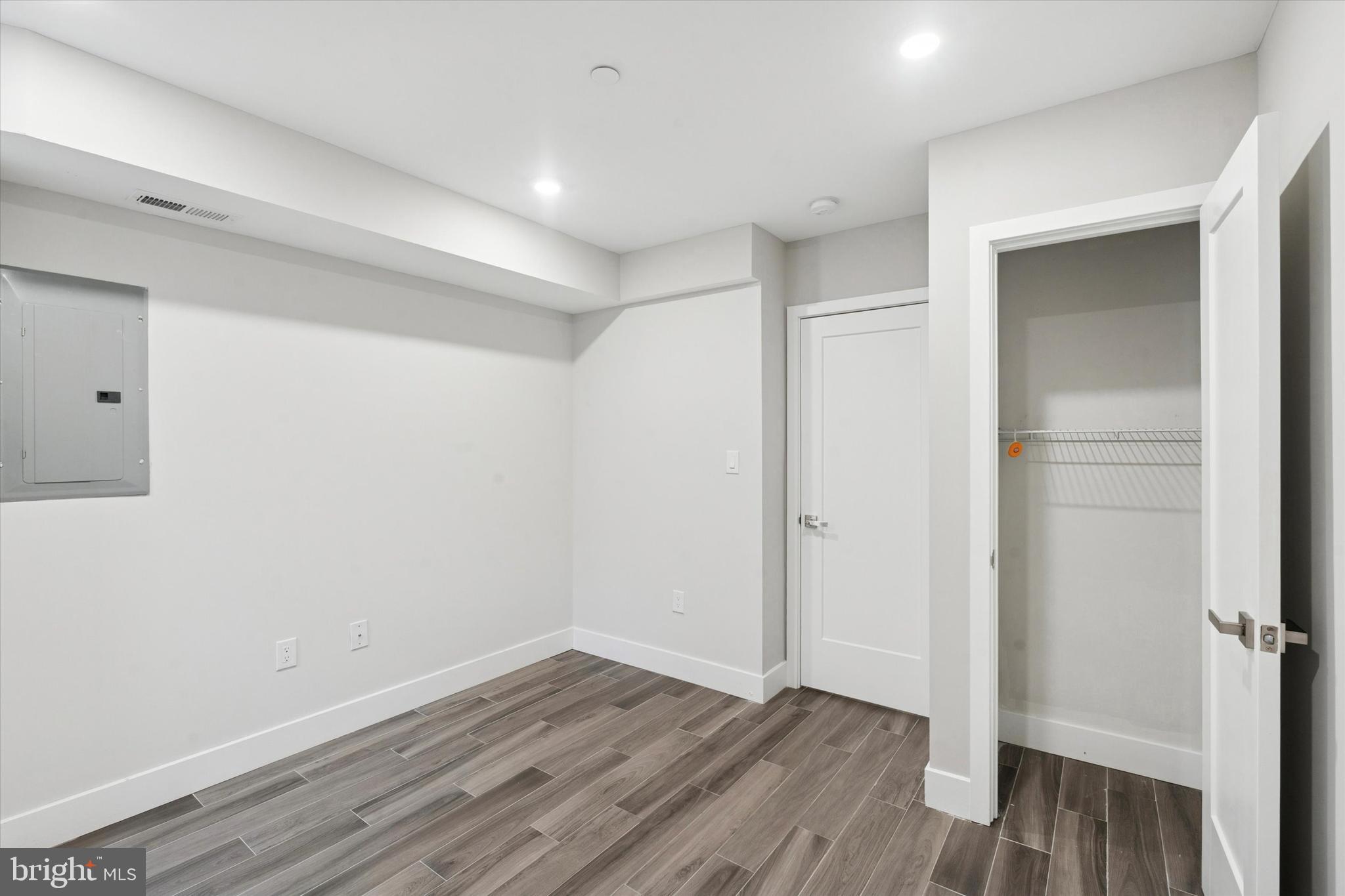 2213 EMERALD STREET