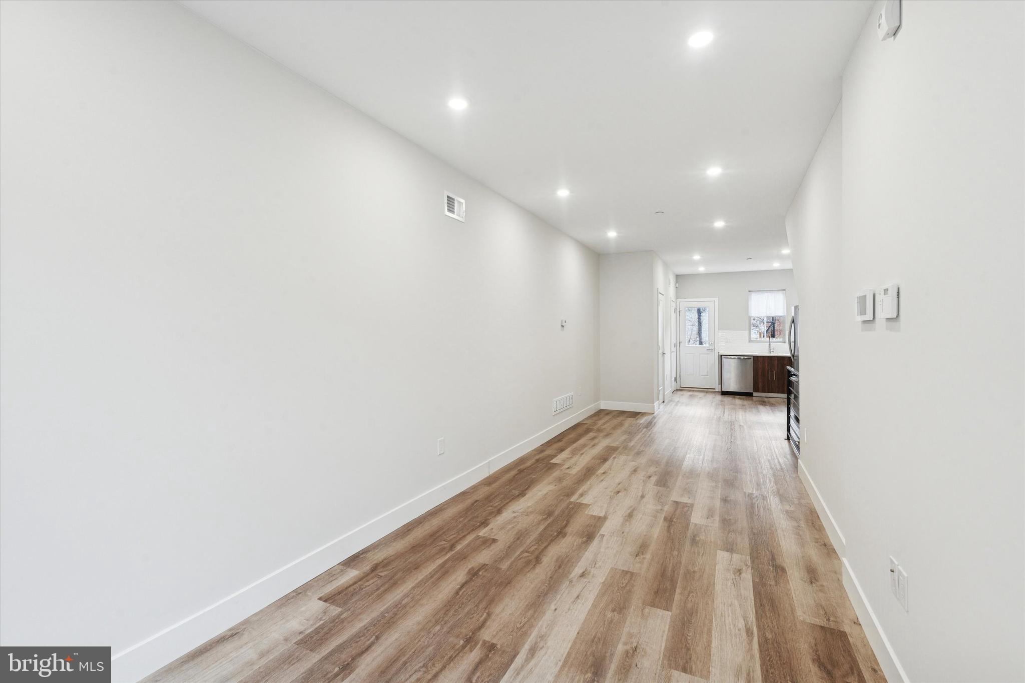 2213 EMERALD STREET