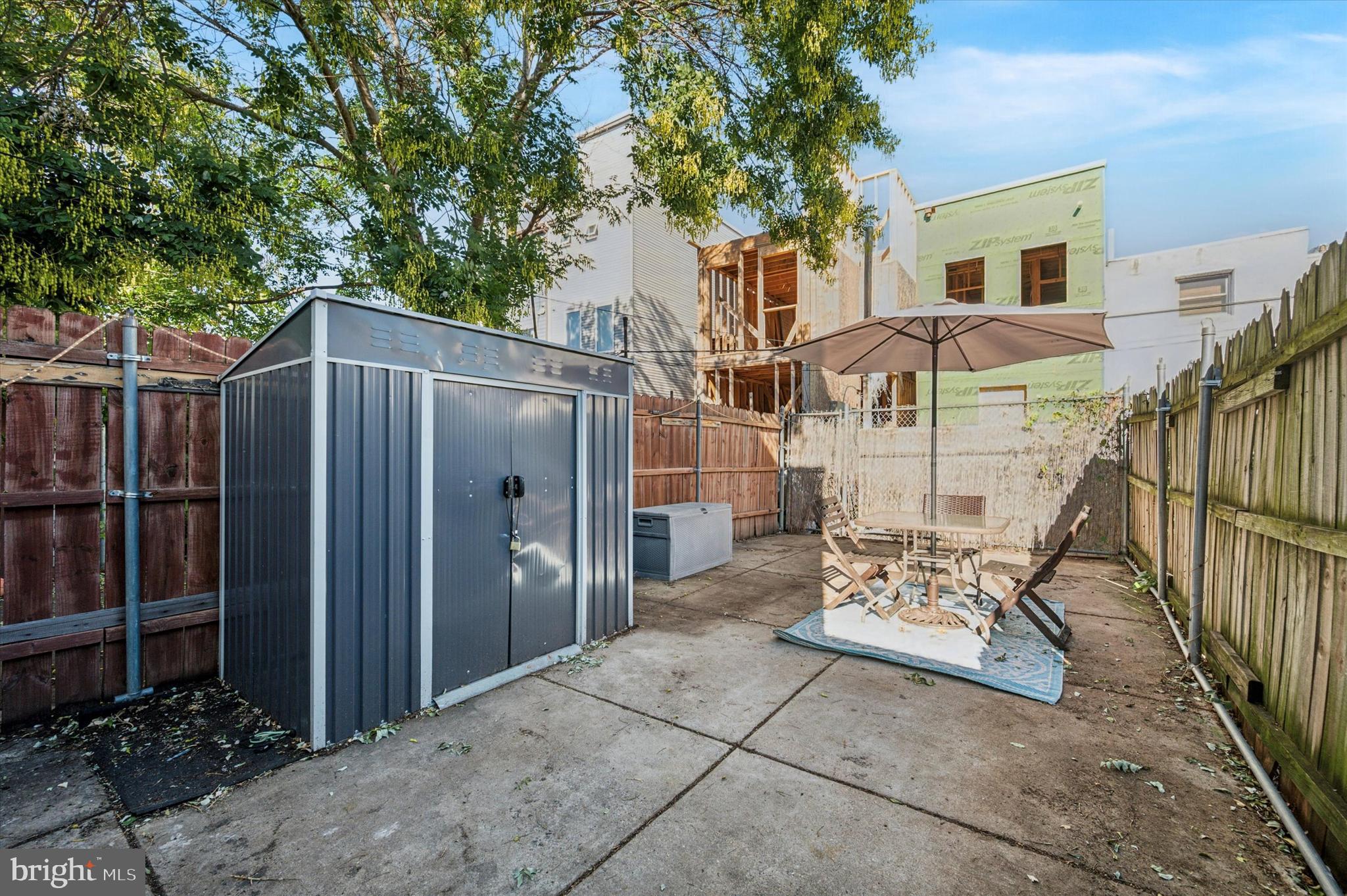 2081 E HAGERT STREET