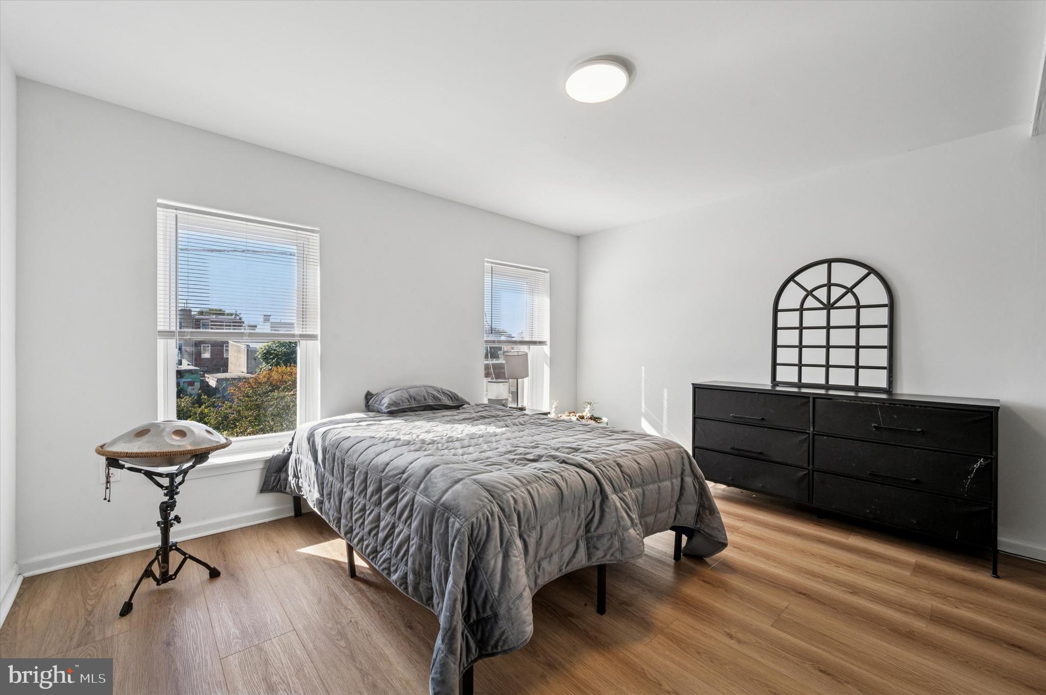 2081 E HAGERT STREET