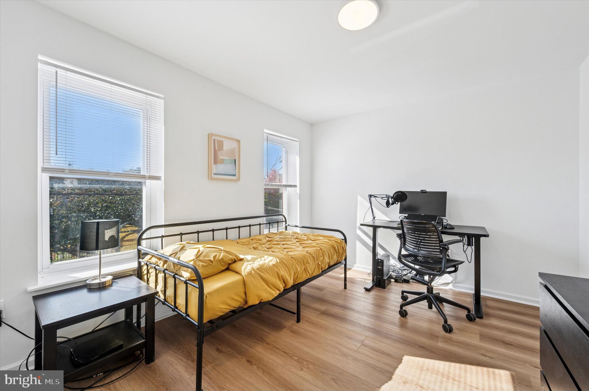 2081 E HAGERT STREET