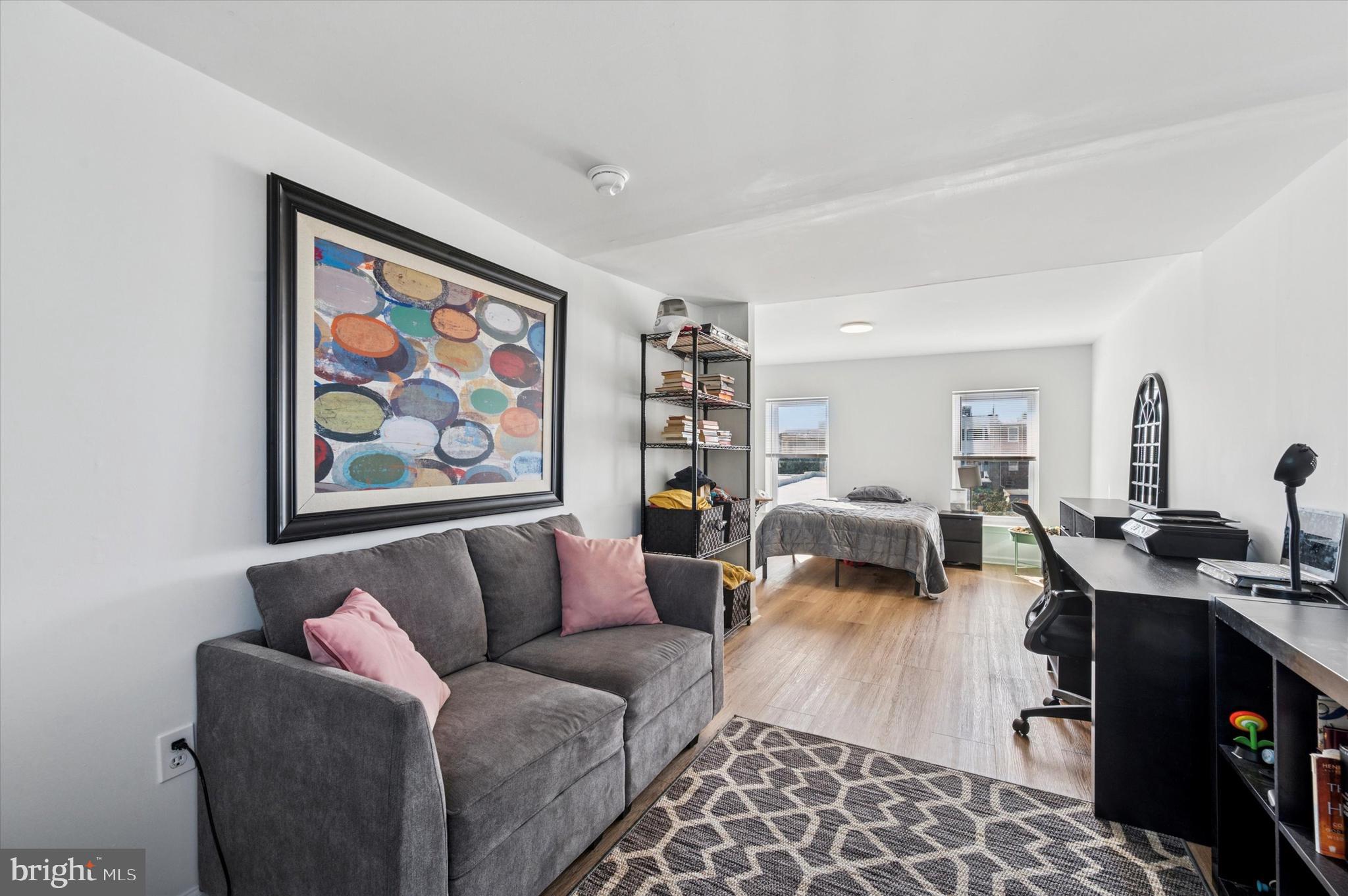 2081 E HAGERT STREET