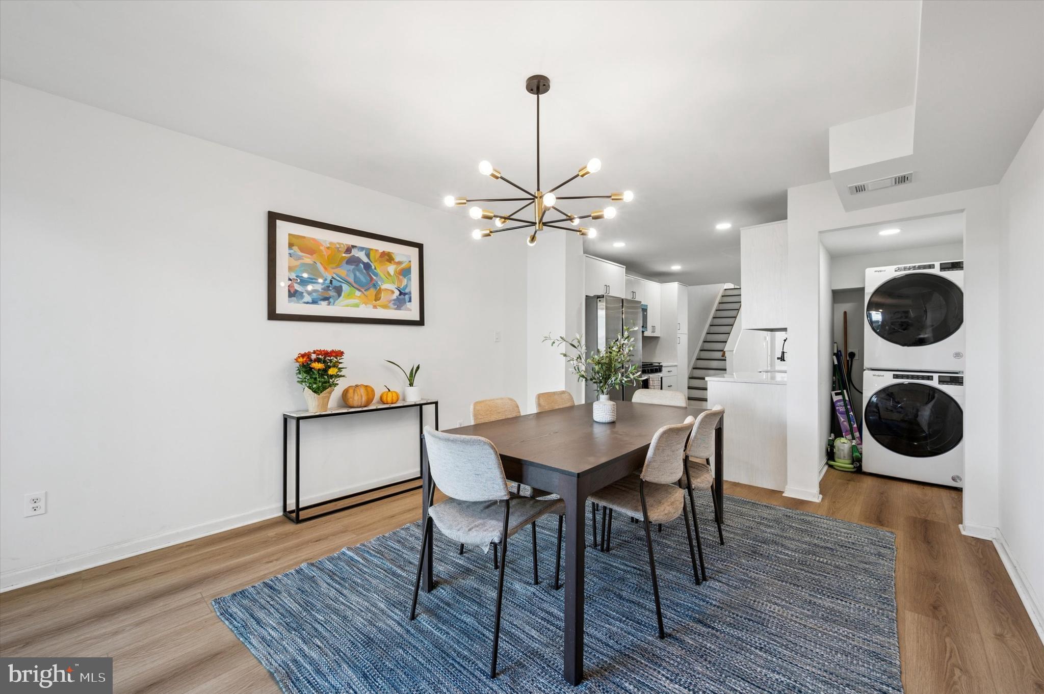 2081 E HAGERT STREET