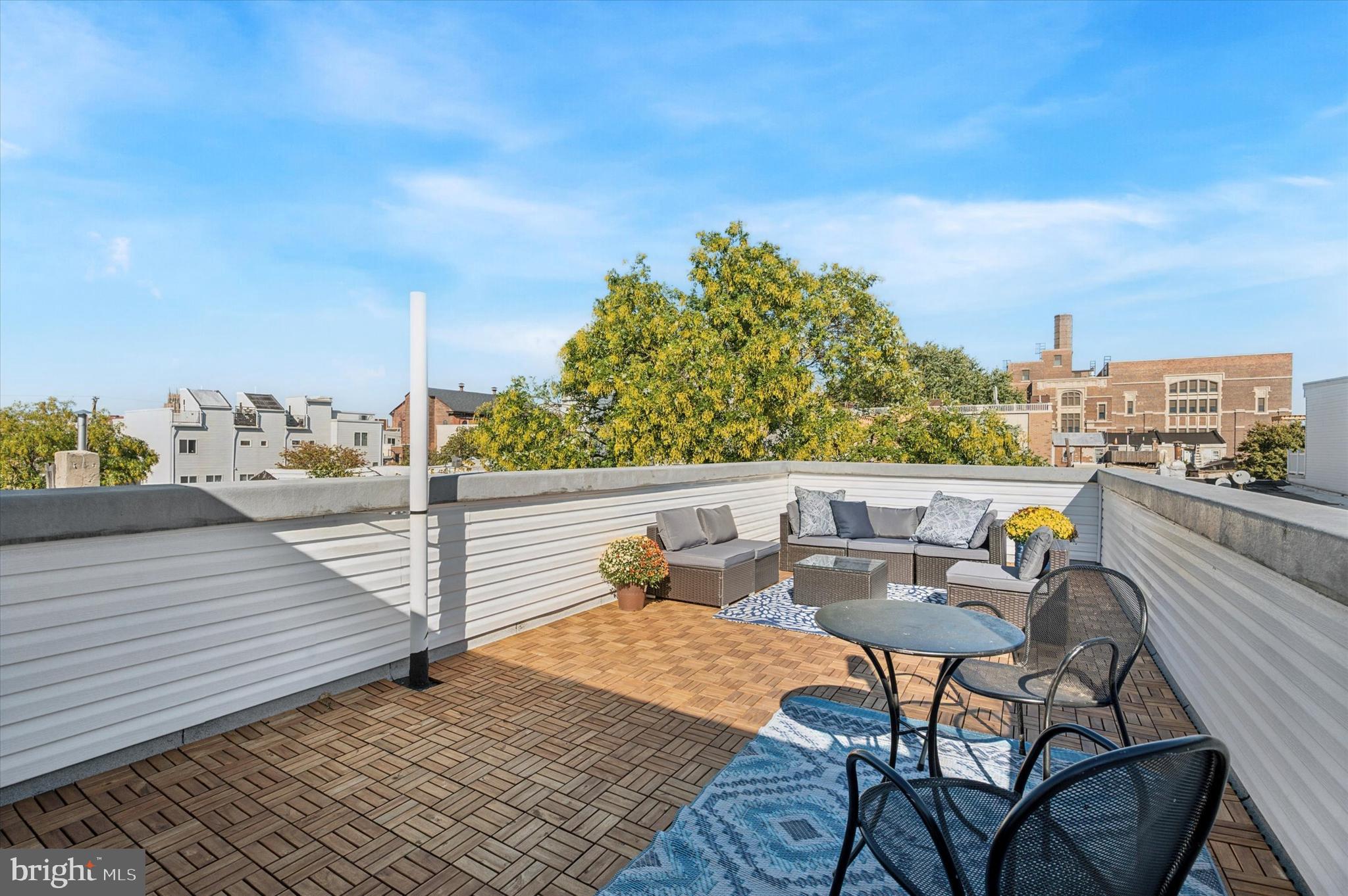 2081 E HAGERT STREET