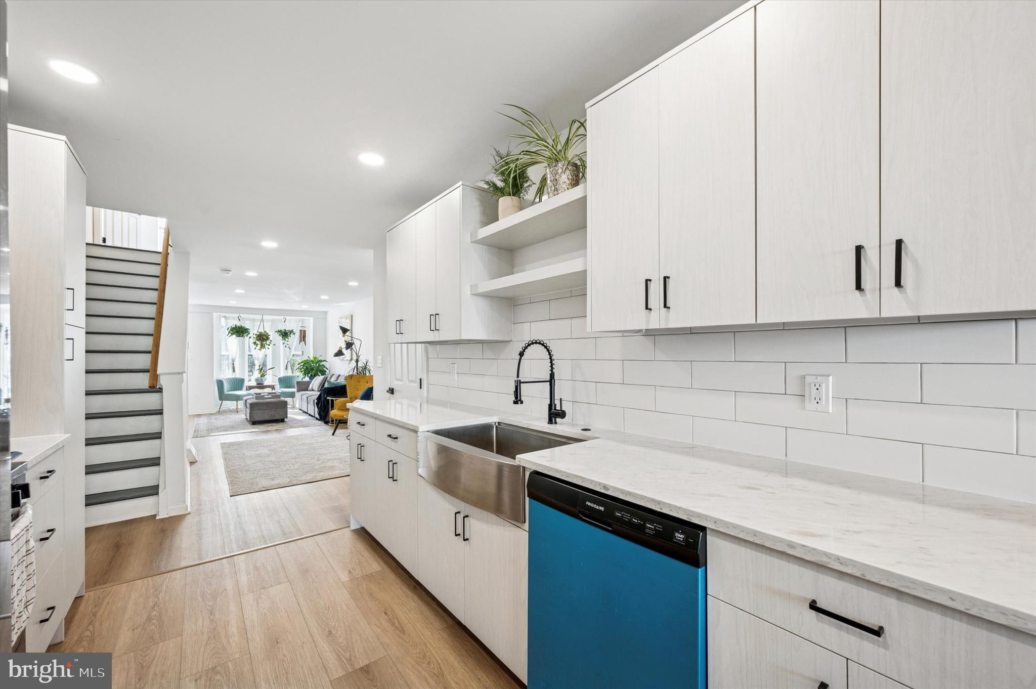 2081 E HAGERT STREET