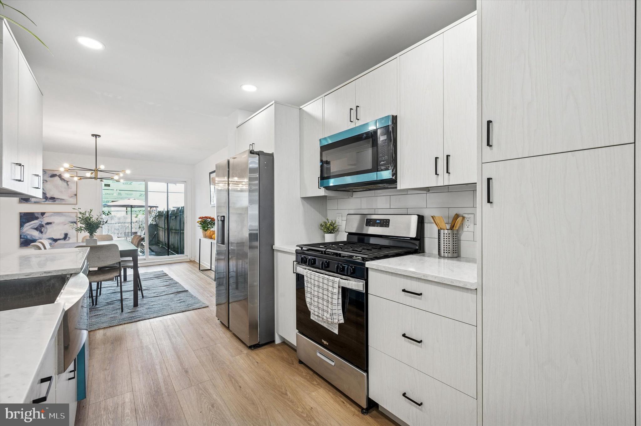 2081 E HAGERT STREET