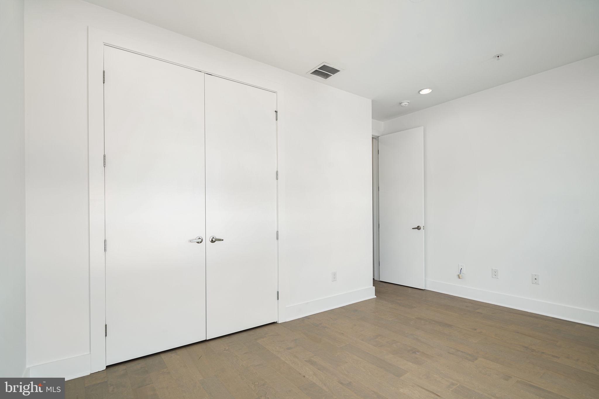 740 S COLUMBUS BOULEVARD 6