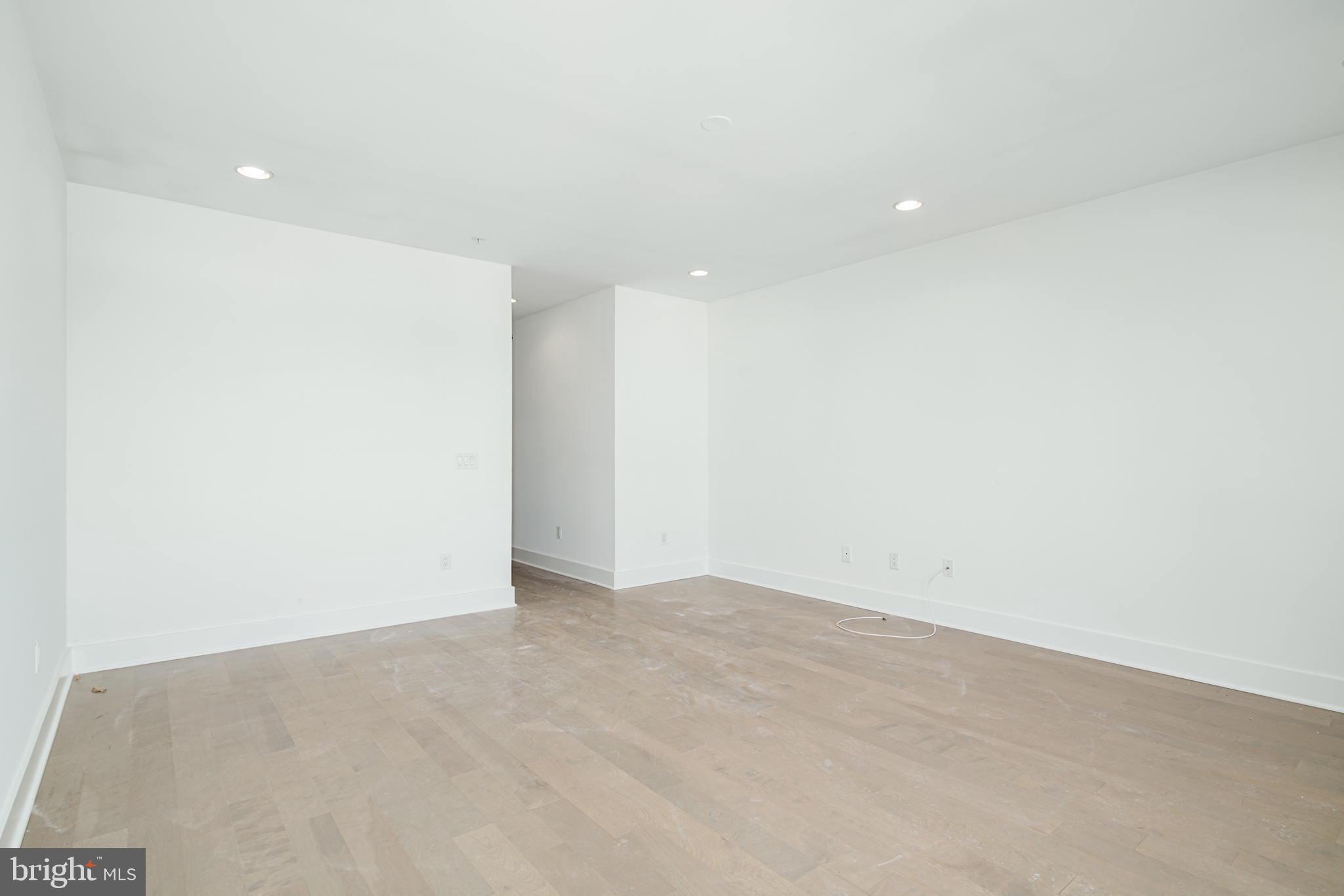 740 S COLUMBUS BOULEVARD 6