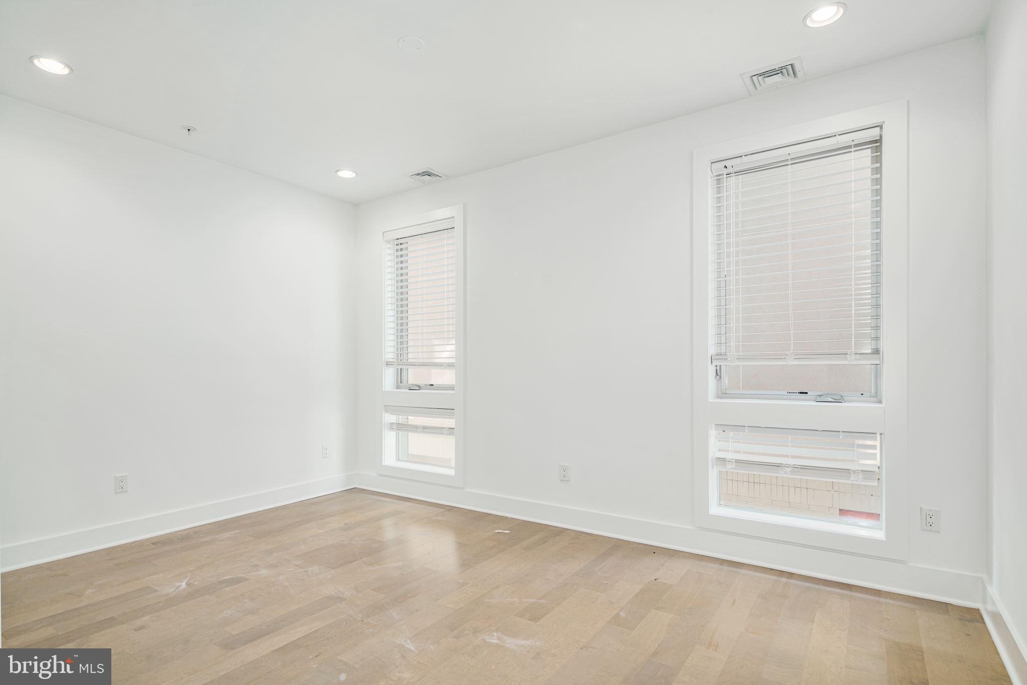 740 S COLUMBUS BOULEVARD 6