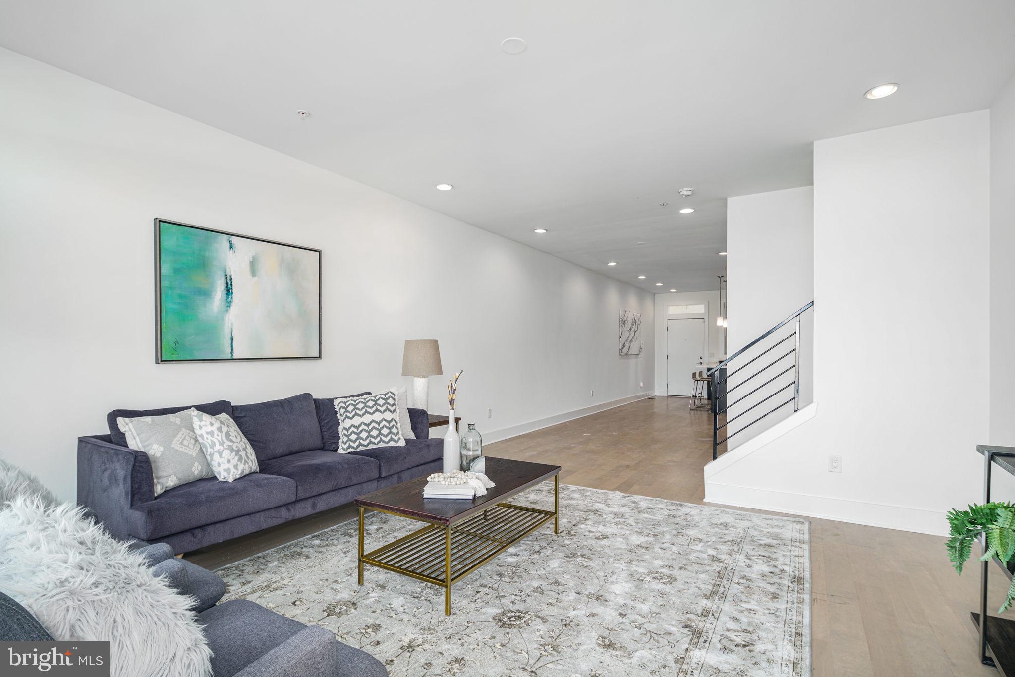 740 S COLUMBUS BOULEVARD 6